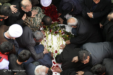 مراسم خاکسپاری سردار دل‌ها در گلزار شهدای کرمان