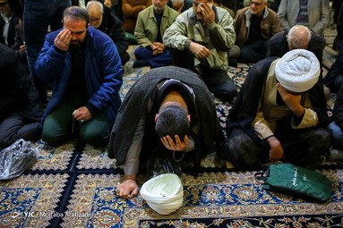مراسم هفتم شهید مظفری نیا از شهدای حمله تروریستی آمریکا در مسجد الزهرا‎ (س) شرق تهران برگزار شد