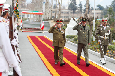 استقبال رسمی از وزیر دفاع سوریه توسط وزیر دفاع ایران