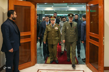 استقبال رسمی از وزیر دفاع سوریه توسط وزیر دفاع ایران