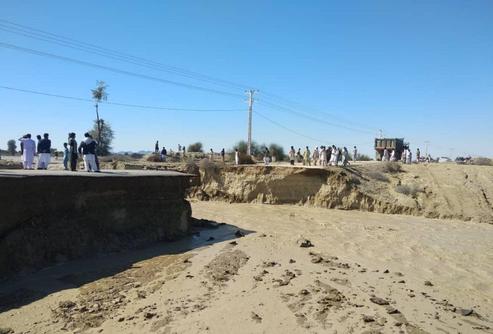 تصاویری از سیل در جنوب کشور و امداد رسانی ها