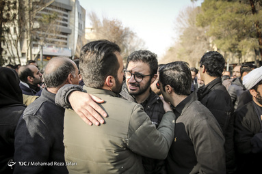 تشییع و خاکسپاری ۱۱ شهید سانحه هوایی در اصفهان