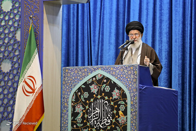 نماز جمعه امروز تهران ۲۷ دی ماه به امامت رهبر معظم انقلاب اسلامی در مصلای امام خمینی(ره) تهران برگزار شد.