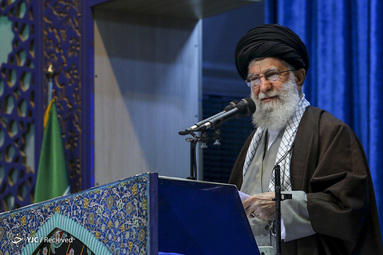 نماز جمعه امروز تهران ۲۷ دی ماه به امامت رهبر معظم انقلاب اسلامی در مصلای امام خمینی(ره) تهران برگزار شد.