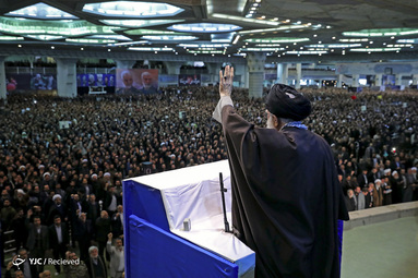 نماز جمعه امروز تهران ۲۷ دی ماه به امامت رهبر معظم انقلاب اسلامی در مصلای امام خمینی(ره) تهران برگزار شد.