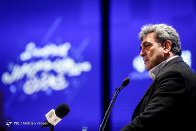پیروز حناچی، شهردار تهران در همایش گام دوم طرح مدارس آماده