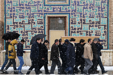 تشییع پیکر احسان اشراقی در قزوین