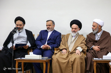 دیدار رهبر معظم انقلاب اسلامی با مدیران و مسئولان امور حج و زیارت