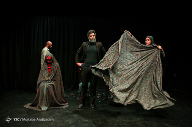 نمایش «۱۲ روز»