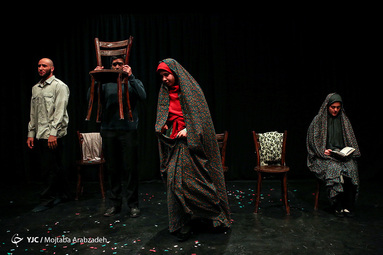 نمایش «۱۲ روز»