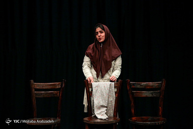 نمایش «۱۲ روز»