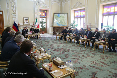 دیدار «رئیس دومای روسیه» با علی لاریجانی