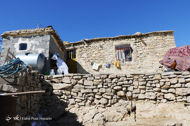 خسارات وارده و امدادرسانی به روستای زلزله زده کمرآباد آرندی شیراز