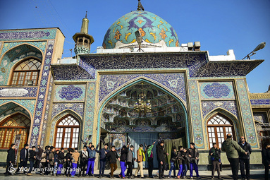 دسته عزاداری دانش آموزان ابتدایی با عنوان نوگلان فاطمی در امامزاده صالح(ع)