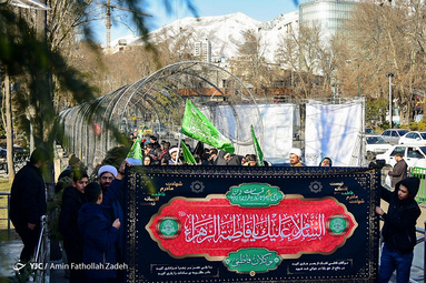 دسته عزاداری دانش آموزان ابتدایی با عنوان نوگلان فاطمی در امامزاده صالح(ع)
