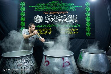 موکب های فاطمی و پذیرایی از عزادارن حضرت زهرا (س) در قزوین