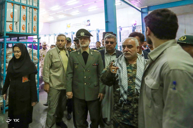بازدید وزیر دفاع از مناطق سیل زده سیستان و بلوچستان