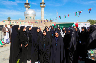 بازدید وزیر دفاع از مناطق سیل زده سیستان و بلوچستان