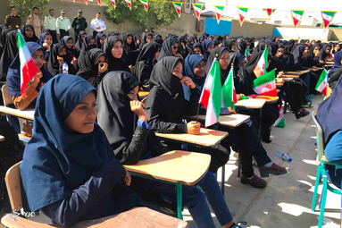 بازدید وزیر دفاع از مناطق سیل زده سیستان و بلوچستان