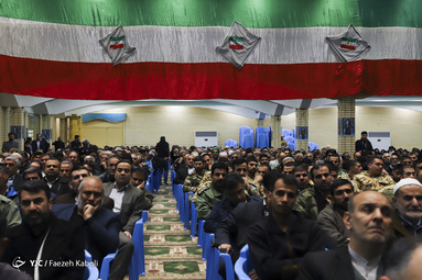 تجلیل مشاور فرمانده کل قوا از خانواده شهدای استان گلستان