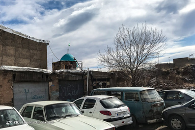 جدال سرخابی‌ها روی دیوار / شعارنویسی طرافداران دو تیم پرسپولیس و استقلال در آستانه شهرآورد پایتخت در قزوین