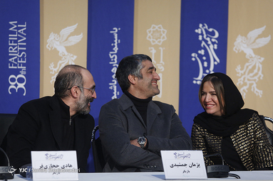 نشست عوامل فیلم «دوزیست» به کارگردانی برزو نیک نژاد، با حضور بازیگران فیلم هادی هجازی فر، ستاره پسیانی، پژمان جمشیدی، الهام اخوان