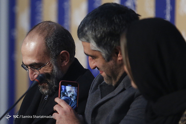نشست عوامل فیلم «دوزیست» به کارگردانی برزو نیک نژاد، با حضور بازیگران فیلم هادی هجازی فر، ستاره پسیانی، پژمان جمشیدی، الهام اخوان