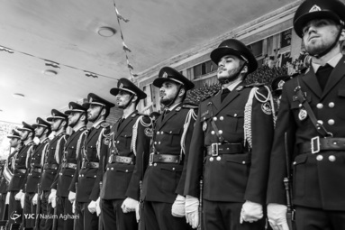 مراسم نمادین تجدید میثاق کارکنان نیروی هوایی با امام خمینی (ره)‎