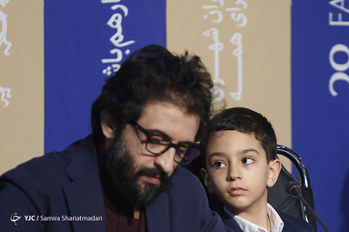 نشست فیلم «مغز استخوان» به کارگردانی حمیدرضا قربانی، بازی بابک حمیدیان، جواد عزتی، بهروز شعیبی، پری‌ناز ایزدیار، نوید پورفرج 