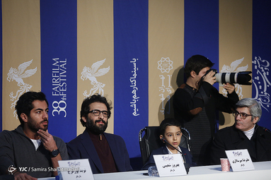 نشست فیلم «مغز استخوان» به کارگردانی حمیدرضا قربانی، بازی بابک حمیدیان، جواد عزتی، بهروز شعیبی، پری‌ناز ایزدیار، نوید پورفرج 