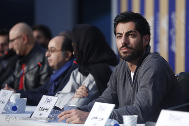 نشست فیلم «مغز استخوان» به کارگردانی حمیدرضا قربانی، بازی بابک حمیدیان، جواد عزتی، بهروز شعیبی، پری‌ناز ایزدیار، نوید پورفرج 