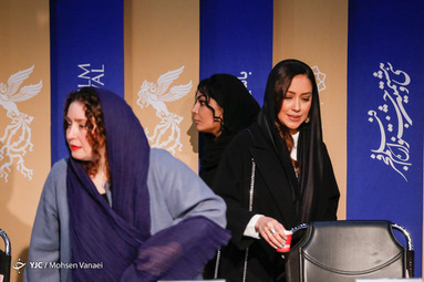 نشست عوامل فیلم ((پسر کشی)) به کارگردانی محمدهادی کریمی و بازی، ژاله صامتی، آرمان درویش، بهاره کیان افشار و لیلا زارع