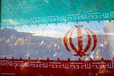 سبز و سفید و سرخ، نشان سرفرازی