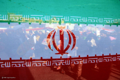 سبز و سفید و سرخ، نشان سرفرازی