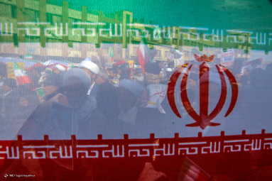 سبز و سفید و سرخ، نشان سرفرازی