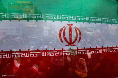 سبز و سفید و سرخ، نشان سرفرازی