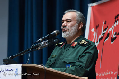 همایش «بهترین هدیه» به منظور بازگشت مدال های اهداء شده به مقام معظم رهبری و همچنین دریافت یادبودی از ایشان