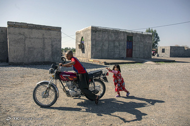 کودکان غرق در رنگ