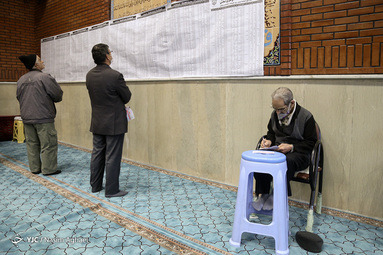 انتخابات مجلس شورای اسلامی و مجلس خبرگان در مسجد لولاگر
