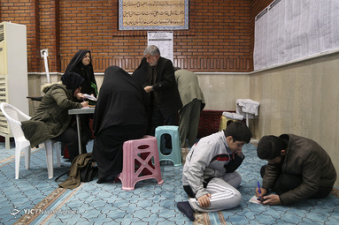 انتخابات مجلس شورای اسلامی و مجلس خبرگان در مسجد لولاگر