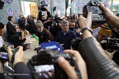 انتخابات مجلس شورای اسلامی و مجلس خبرگان در حسینیه ارشاد