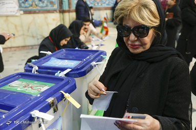 انتخابات مجلس شورای اسلامی و مجلس خبرگان در حسینیه ارشاد