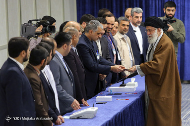 اخذ رأی حضرت آیت الله خامنه‌ای رهبر معظم انقلاب