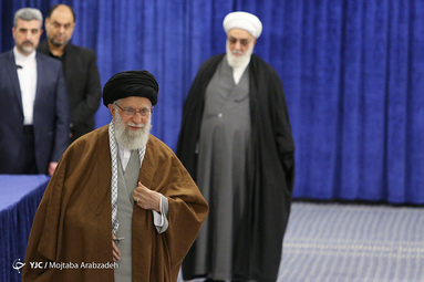 اخذ رأی حضرت آیت الله خامنه‌ای رهبر معظم انقلاب