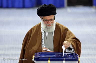اخذ رأی حضرت آیت الله خامنه‌ای رهبر معظم انقلاب