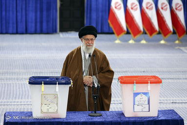 اخذ رأی حضرت آیت الله خامنه‌ای رهبر معظم انقلاب