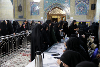 حال و هوای دقایق پایانی انتخابات یازدهمین دوره مجلس شورای اسلامی در مشهد مقدس، حرم رضوی