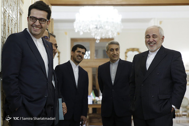 محمدجواد ظریف، وزیر امور خارجه در حاشیه دیدار با  استف بلوک، وزیر امور خارجه دولت پادشاهی هلند 