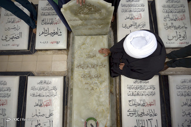 مزار مجاهد شهید ابومهدی المهندس در قبرستان وادی السلام شهر نجف در کشور عراق