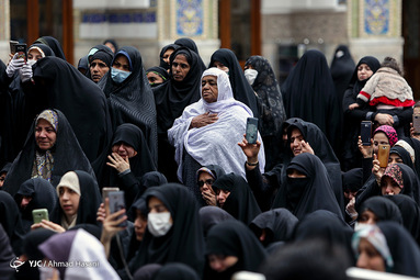 طواف پیکر شهید مدافع حرم  اصغر پاشاپور در حرم رضوی